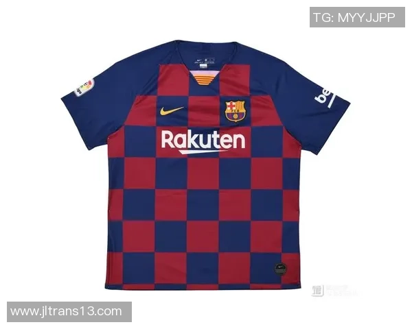 足球巨星个性化手绘签名艺术展示与收藏价值解析